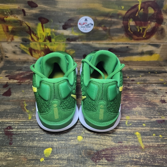 Nike Sabrina 2 Oregon Womens Size 12.5,13.5 Men 11, 12‎ Green Yellow HQ4344-300 main image 5